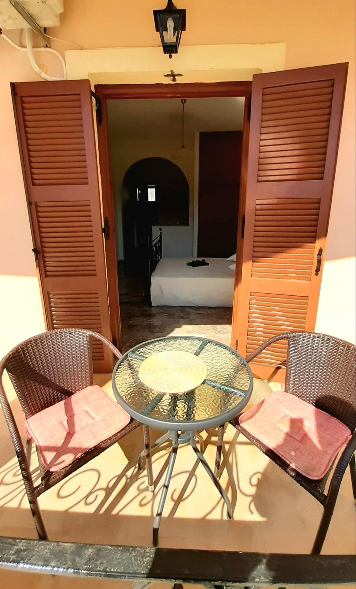 Sunny Almond Apartment Liapades